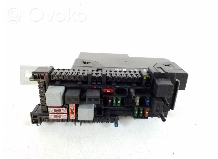 Mercedes-Benz GLK (X204) Module de fusibles A2049009001