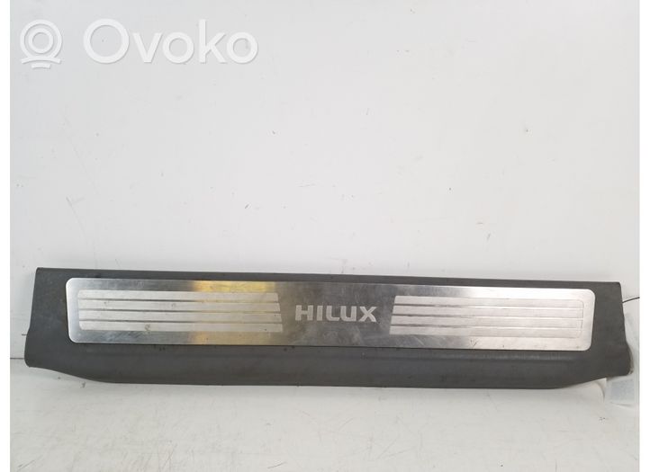 Toyota Hilux (AN10, AN20, AN30) Copertura del rivestimento del sottoporta anteriore 67913-0K020