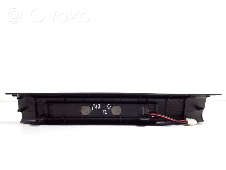 Lexus RX 330 - 350 - 400H Takaoven kynnyksen suojalista 67930-48010