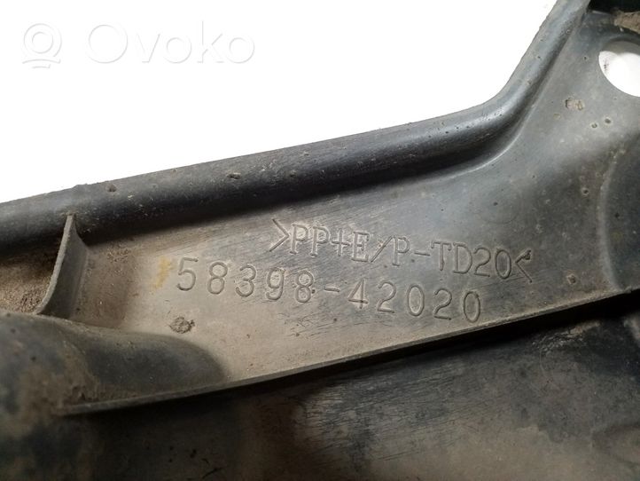 Toyota RAV 4 (XA30) Osłona tylna podwozia pod bagażnik 58398-42020