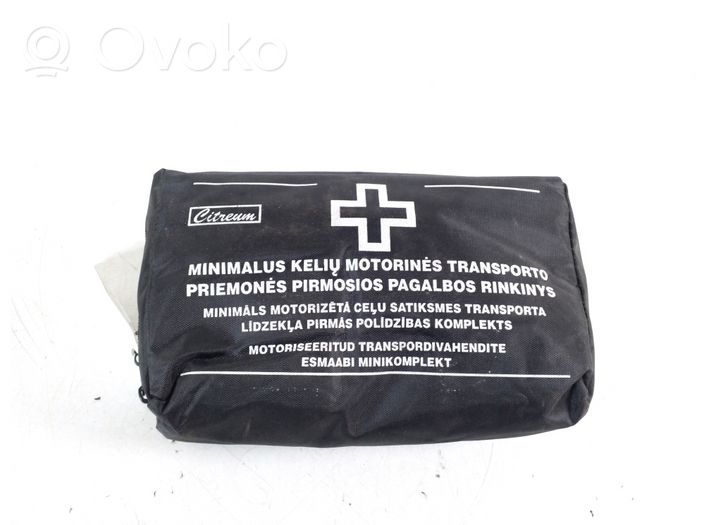 Toyota Hilux (AN10, AN20, AN30) Trousse de premiers secours 