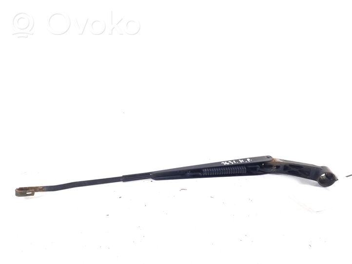 Toyota Hilux (AN10, AN20, AN30) Front wiper blade arm 85221-0K030