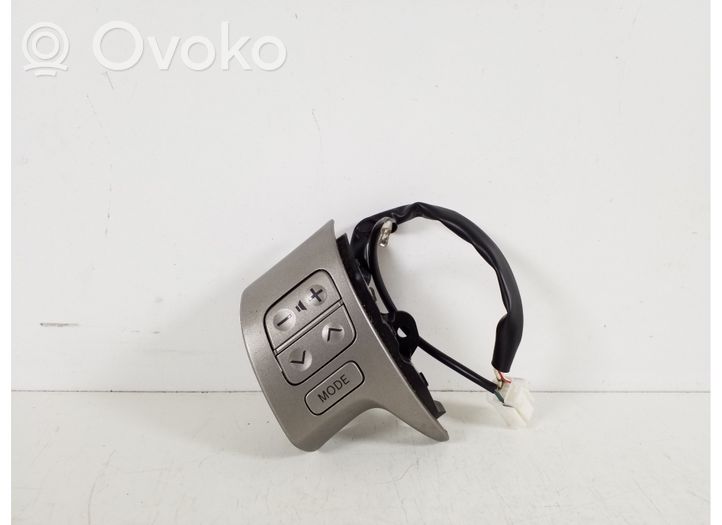 Toyota Auris 150 Ohjauspyörän painikkeet/kytkimet 84247-02010
