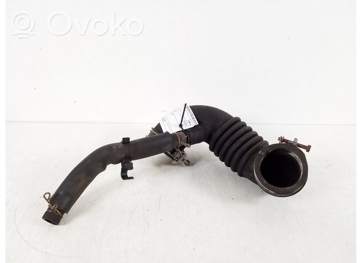 Toyota Yaris Verso Rura / Wąż dolotowy powietrza 17881-21010