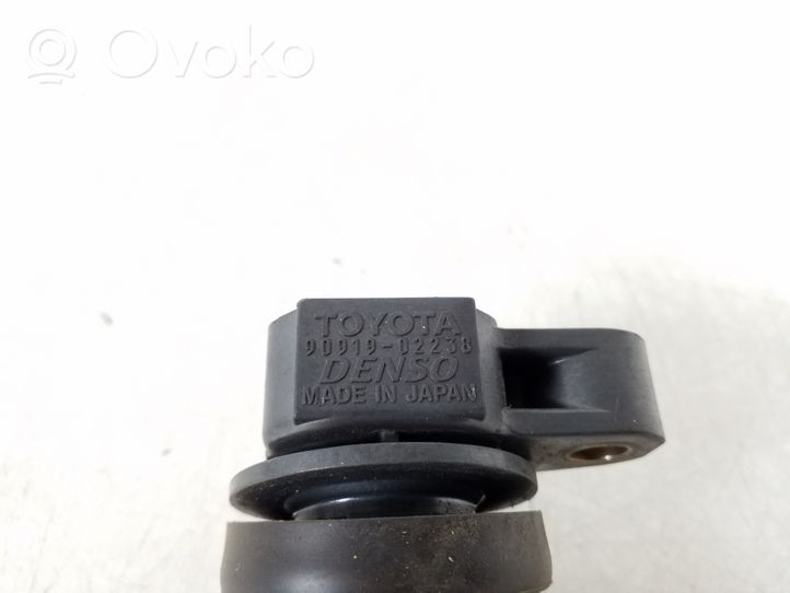 Toyota Corolla E120 E130 Cewka zapłonowa wysokiego napięcia 90919-02238