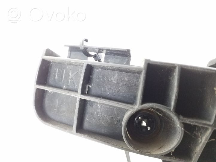 Toyota Auris 150 Uchwyt / Mocowanie zderzaka tylnego 52563-02030