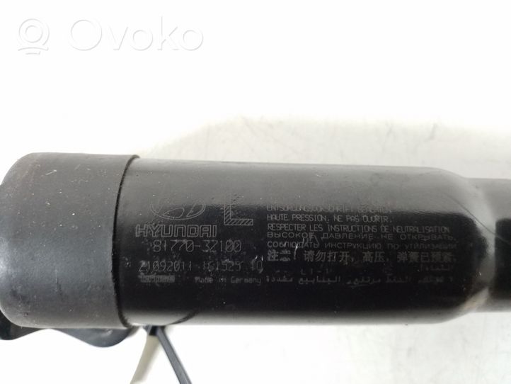 Hyundai i40 Tailgate strut 817703Z100