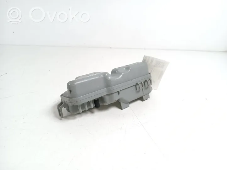 Volvo V40 Altra parte del vano motore 31339809