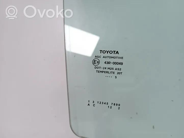 Toyota Auris E180 Pagrindinis priekinių durų stiklas (dvidurio) 68101-02360