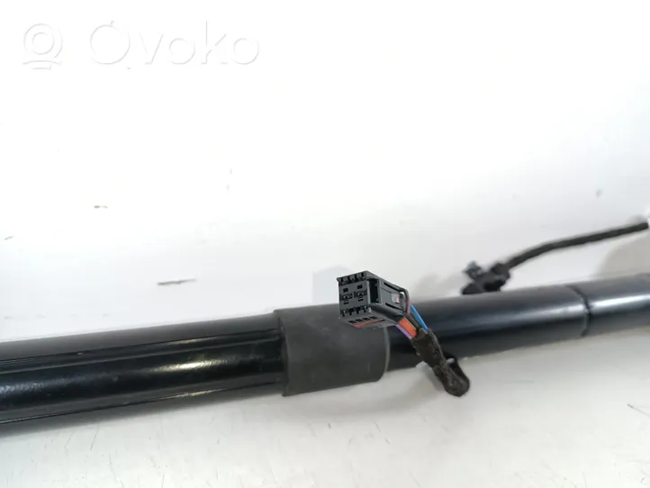 Volkswagen Touareg II Tailgate strut 7P6827851F