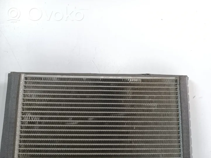 Toyota Hilux (AN10, AN20, AN30) Gaisa kondicioniera radiators (salonā) 885010K090
