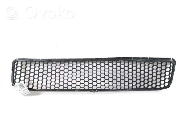 Volkswagen Touareg I Grille inférieure de pare-chocs avant 7L6853678E