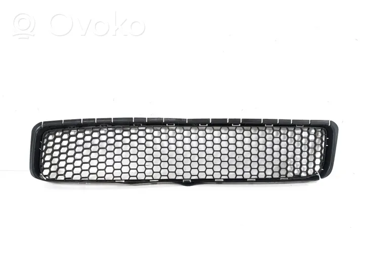 Volkswagen Touareg I Grille inférieure de pare-chocs avant 7L6853678E