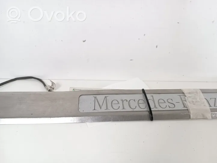 Mercedes-Benz G W461 463 Priekinio slenksčio apdaila (vidinė) A4636867636