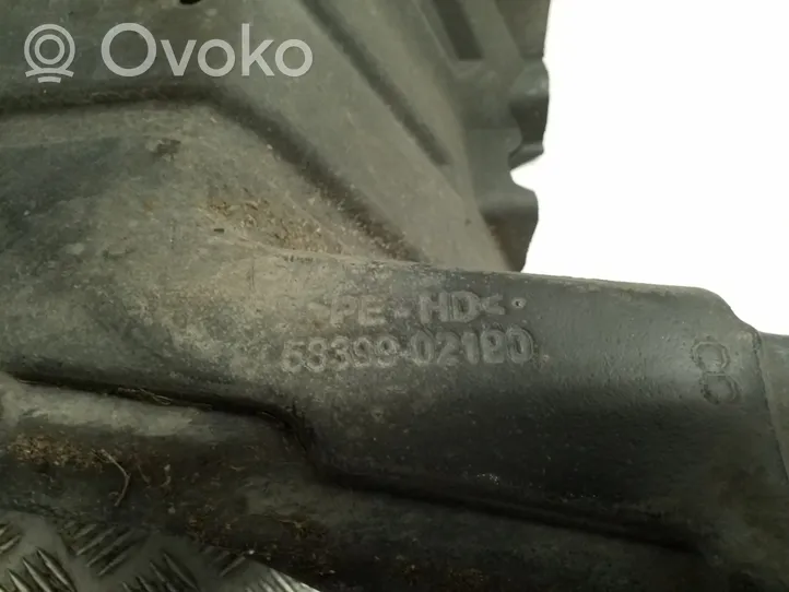 Toyota Corolla E210 E21 Osłona tylna podwozia pod bagażnik 5839902190