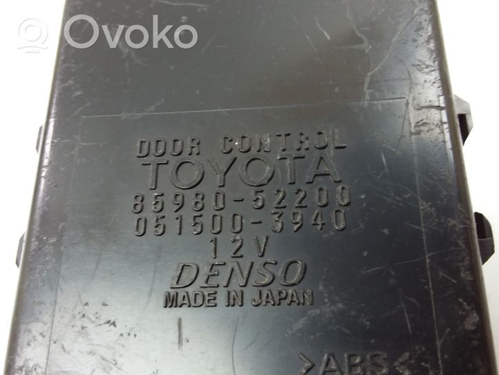 Toyota Yaris Oven keskuslukituksen ohjausyksikön moduuli 8598052200