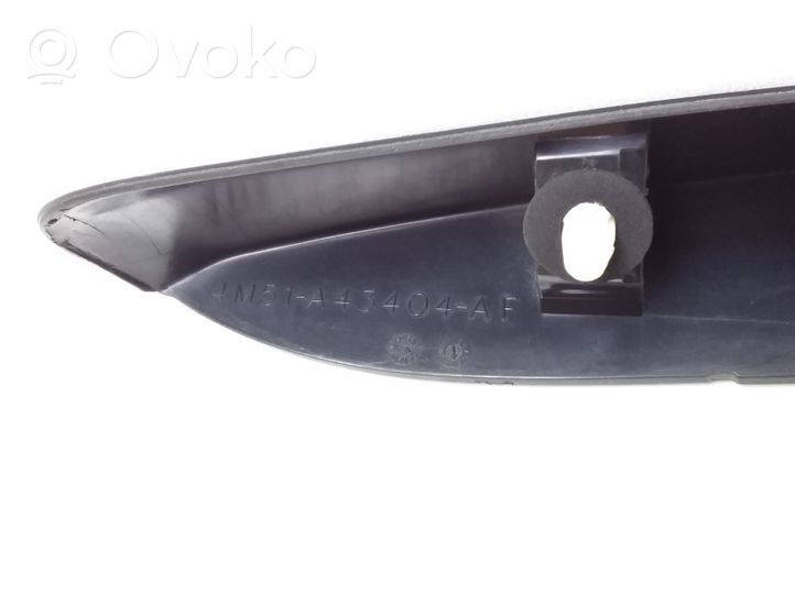 Ford Focus Takaluukun rekisterikilven valon palkki 4M51A43404AF