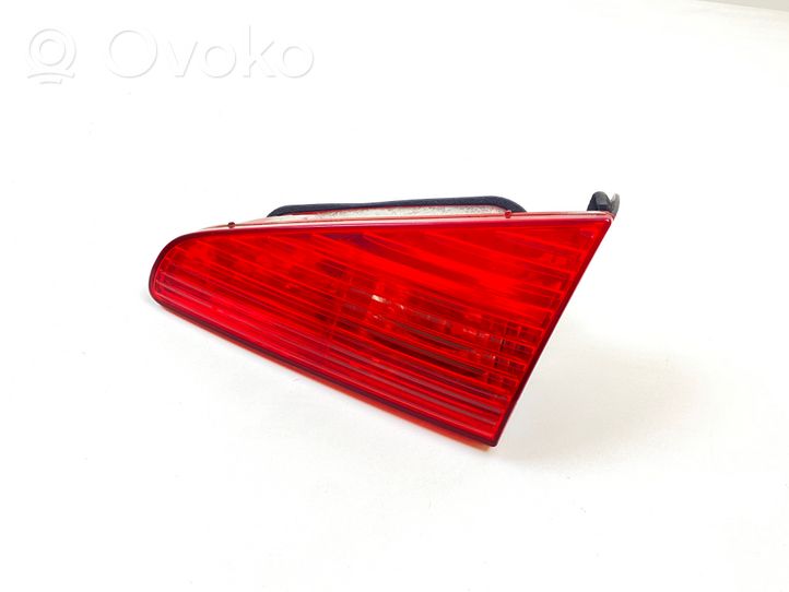 Peugeot 607 Lampy tylnej klapy bagażnika 2543D