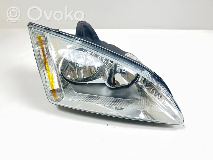 Ford Focus Lampa przednia 10179