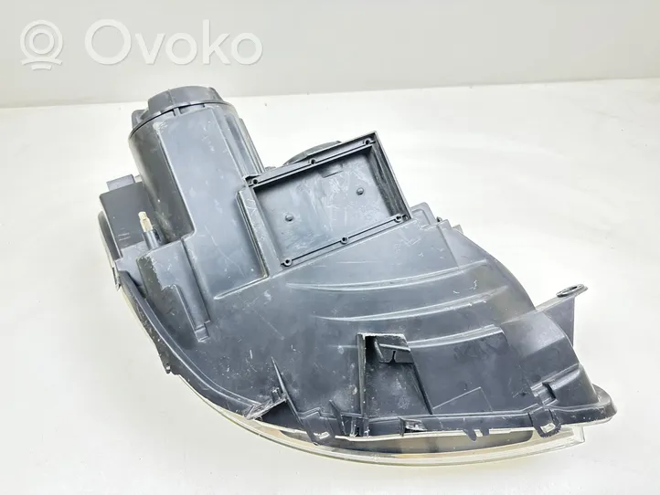 Citroen C8 Lampa przednia 89006371