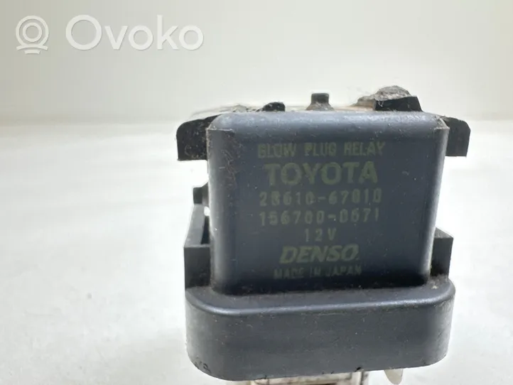 Toyota Corolla Verso AR10 Hehkutulpan esikuumennuksen rele 2861067010