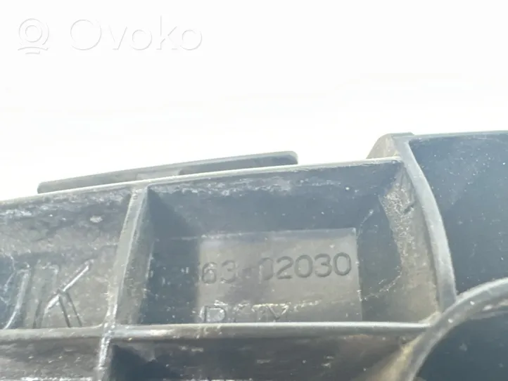 Toyota Auris 150 Uchwyt / Mocowanie zderzaka tylnego 256302030