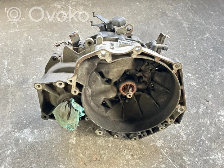 Opel Vectra C Manual 5 speed gearbox 13101871