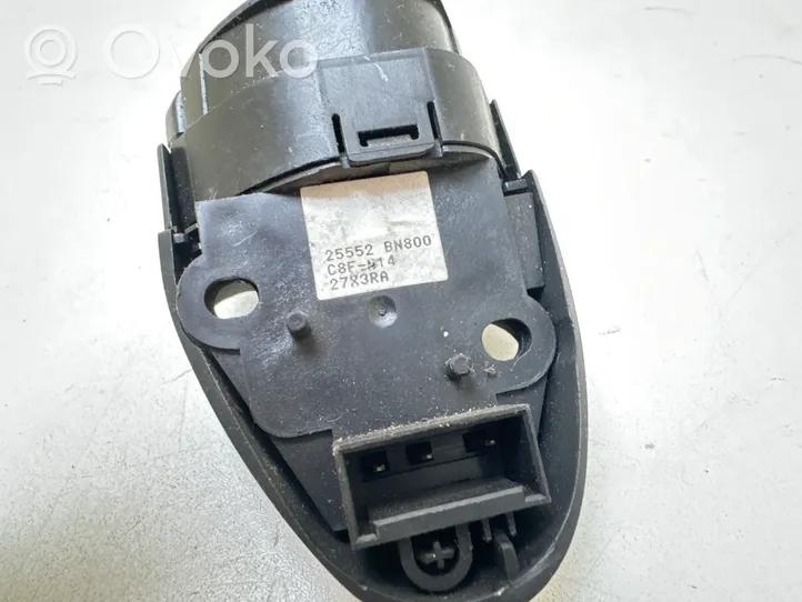 Nissan Almera Tino Interruttore/pulsante di controllo multifunzione 25552BN800