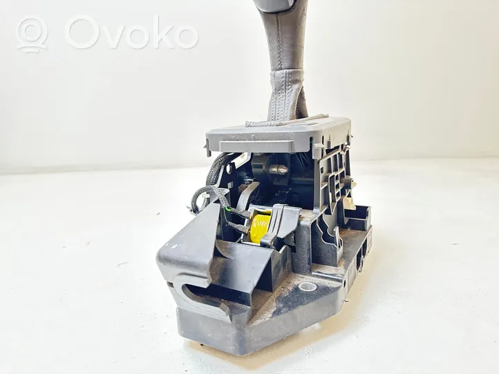 Volvo V70 Gear selector/shifter (interior) P08636190