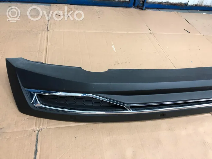 Hyundai i30 Modanatura della barra di rivestimento del paraurti anteriore 