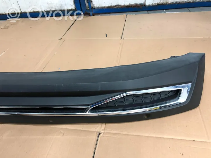 Hyundai i30 Modanatura della barra di rivestimento del paraurti anteriore 