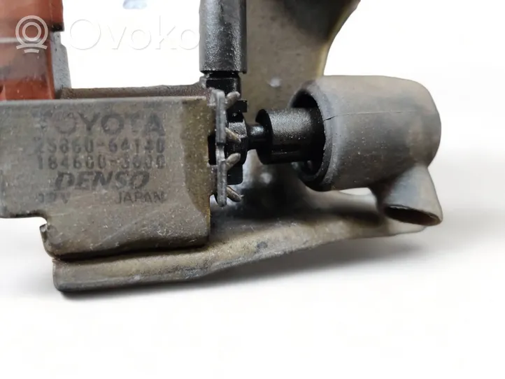 Toyota Corolla Verso E121 Zawór ciśnienia 2586064140