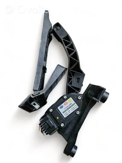 Hyundai i40 Accelerator throttle pedal HFT0055C3Z900