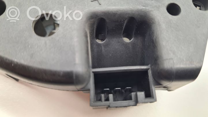 BMW 3 E46 Aizmugures spuldzes vāka turētājs 8374810