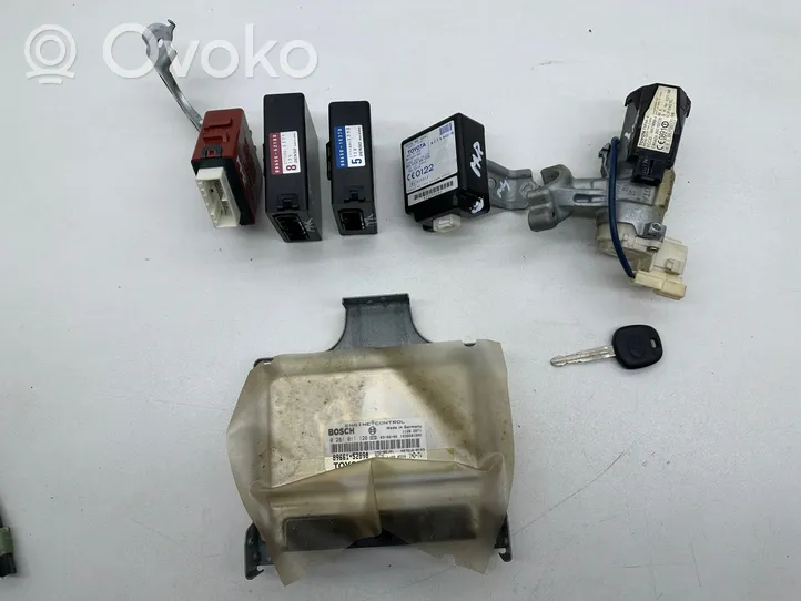 Toyota Yaris Kit centralina motore ECU e serratura 8966152890