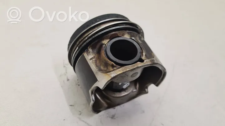 BMW 5 F10 F11 Piston 7812585