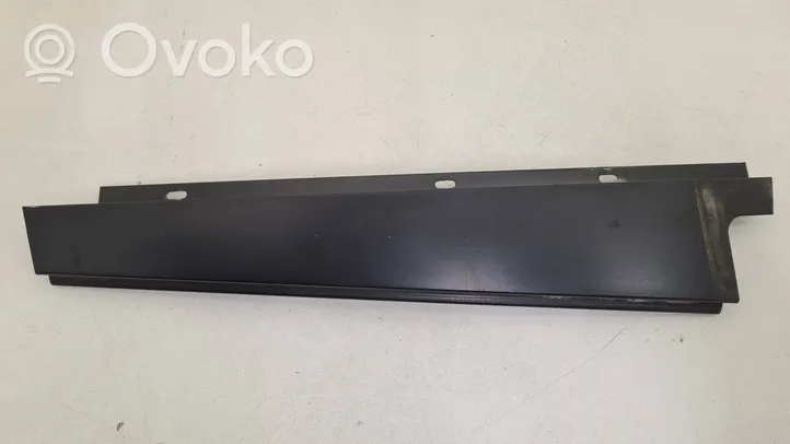 BMW 5 E60 E61 Rivestimento modanatura del vetro della portiera posteriore 7033811