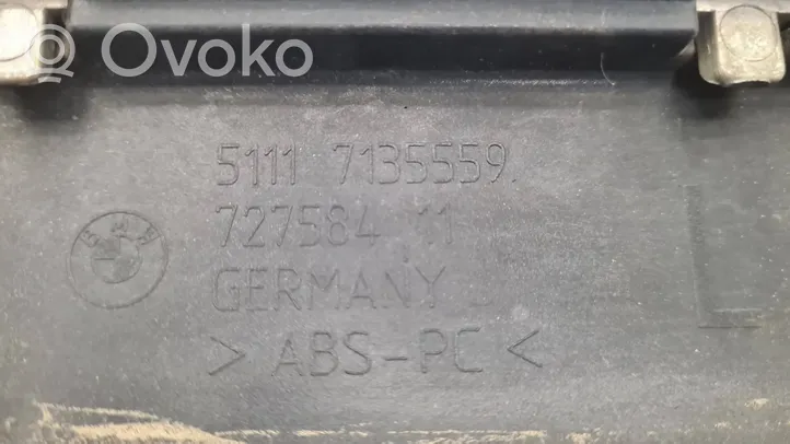 BMW 7 E65 E66 Modanatura separatore del paraurti anteriore 7135559