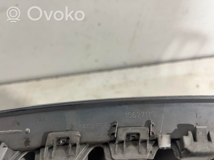 BMW Z4 E89 Etupuskurin ylempi jäähdytinsäleikkö R40502055