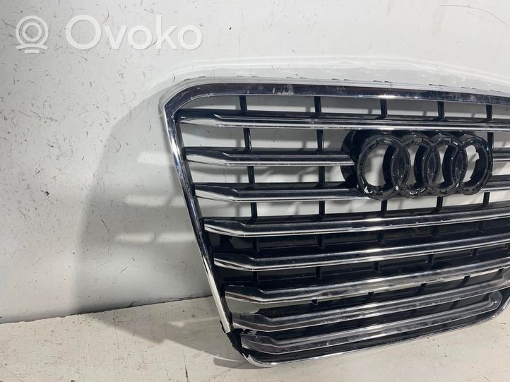 Audi A8 S8 D4 4H Grotelės priekinės 4H0853651