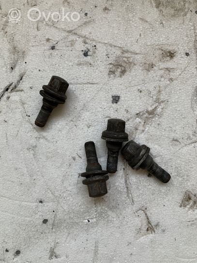 Citroen C5 Nuts/bolts 