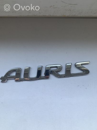 Toyota Auris E180 Значок производителя / буквы модели 