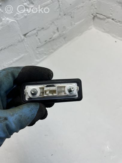 Skoda Superb B6 (3T) Przełącznik / Przycisk otwierania klapy bagażnika J3