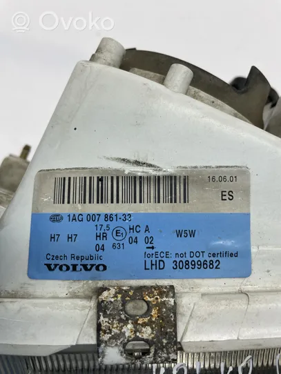 Volvo S40, V40 Lampa przednia 30899682