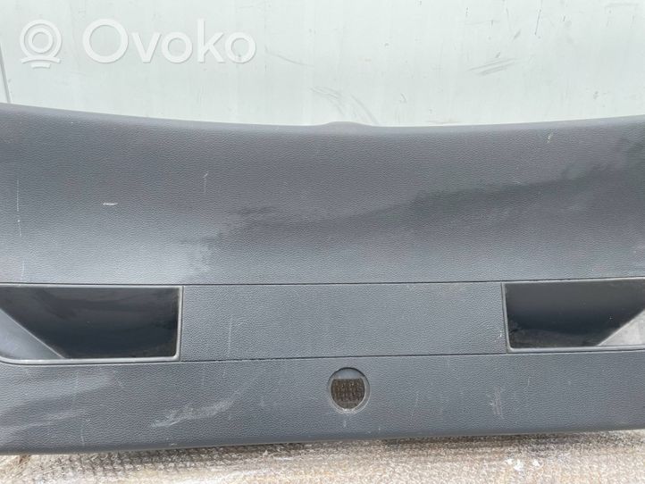 Volkswagen Golf V Poszycie / Tapicerka tylnej klapy bagażnika 1K6867601C