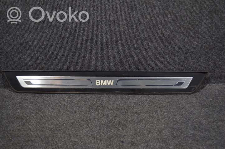 BMW 5 F10 F11 Listwa progowa przednia 7337018