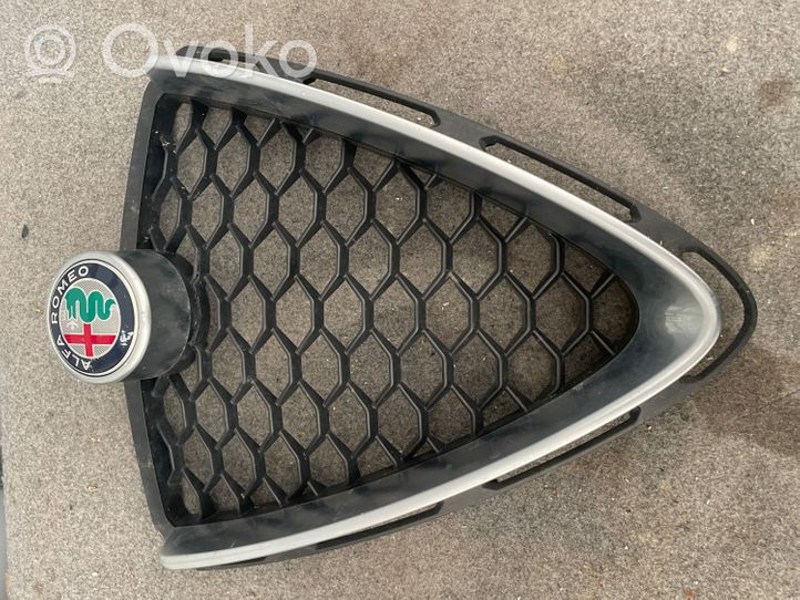 Alfa Romeo Stelvio Grille de calandre avant 