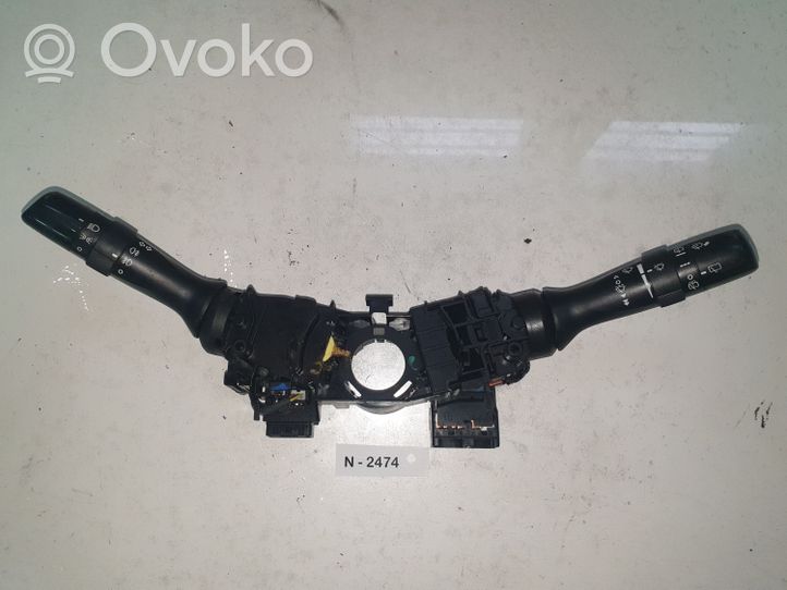 Toyota Verso Leva/interruttore dell’indicatore di direzione e tergicristallo 0520017F421