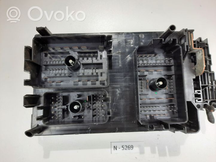 Opel Astra J Set scatola dei fusibili 13343766