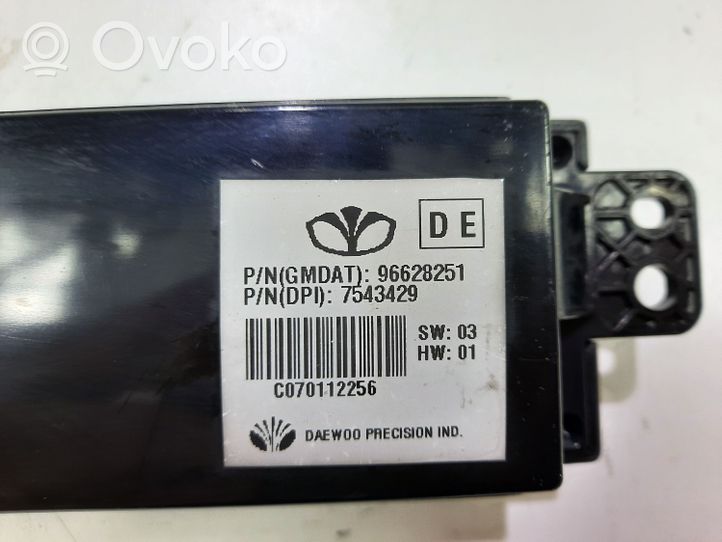 Chevrolet Captiva Monitori/näyttö/pieni näyttö 96628251